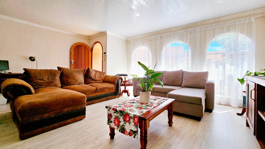 2 Bedroom Property for Sale in Heuwelsig Free State